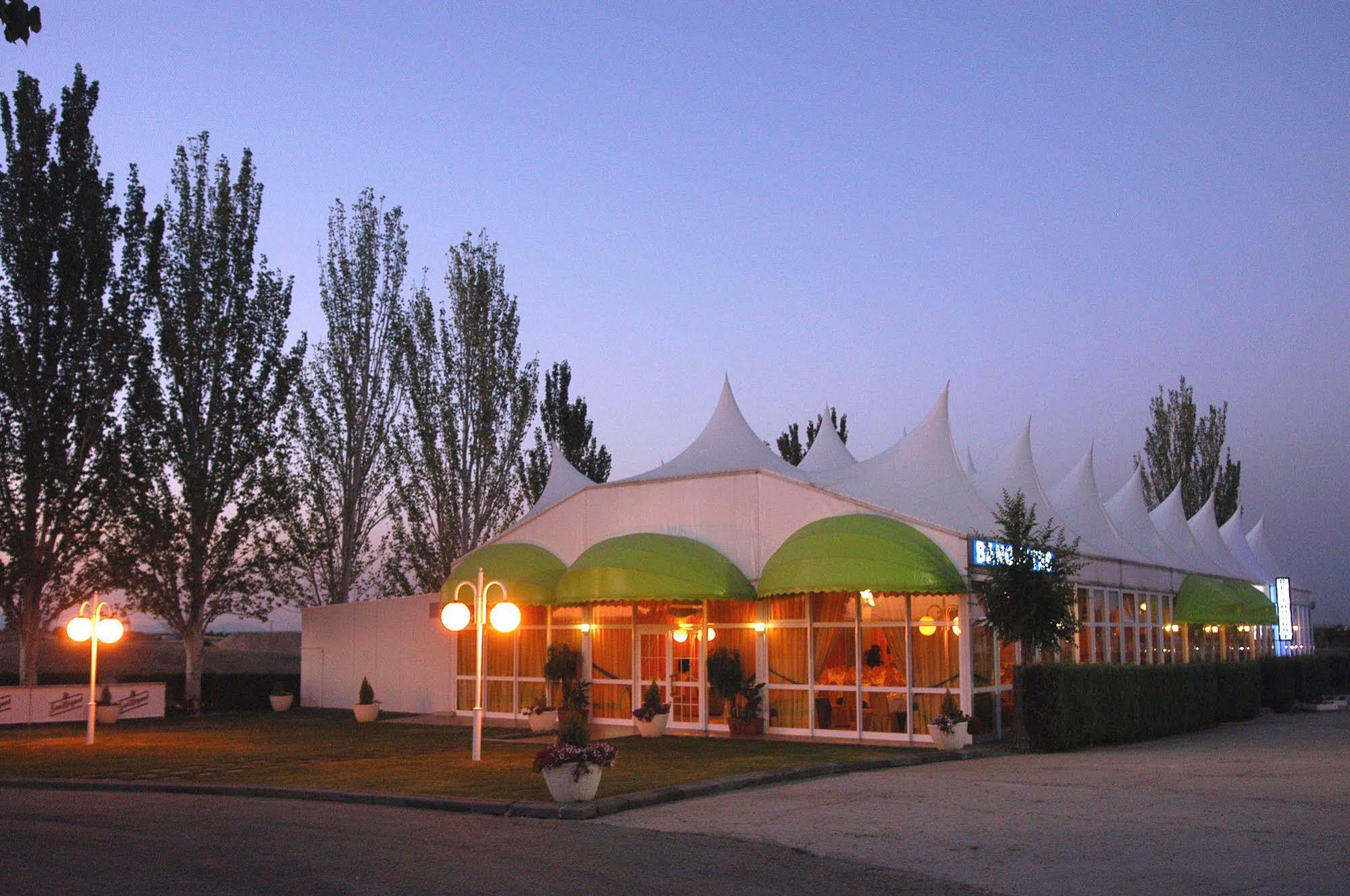 Hotel Ciudad De Navalcarnero Kültér fotó