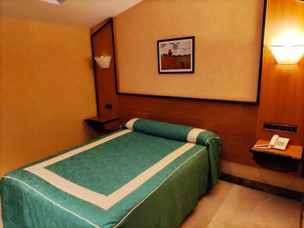 Hotel Ciudad De Navalcarnero Kültér fotó