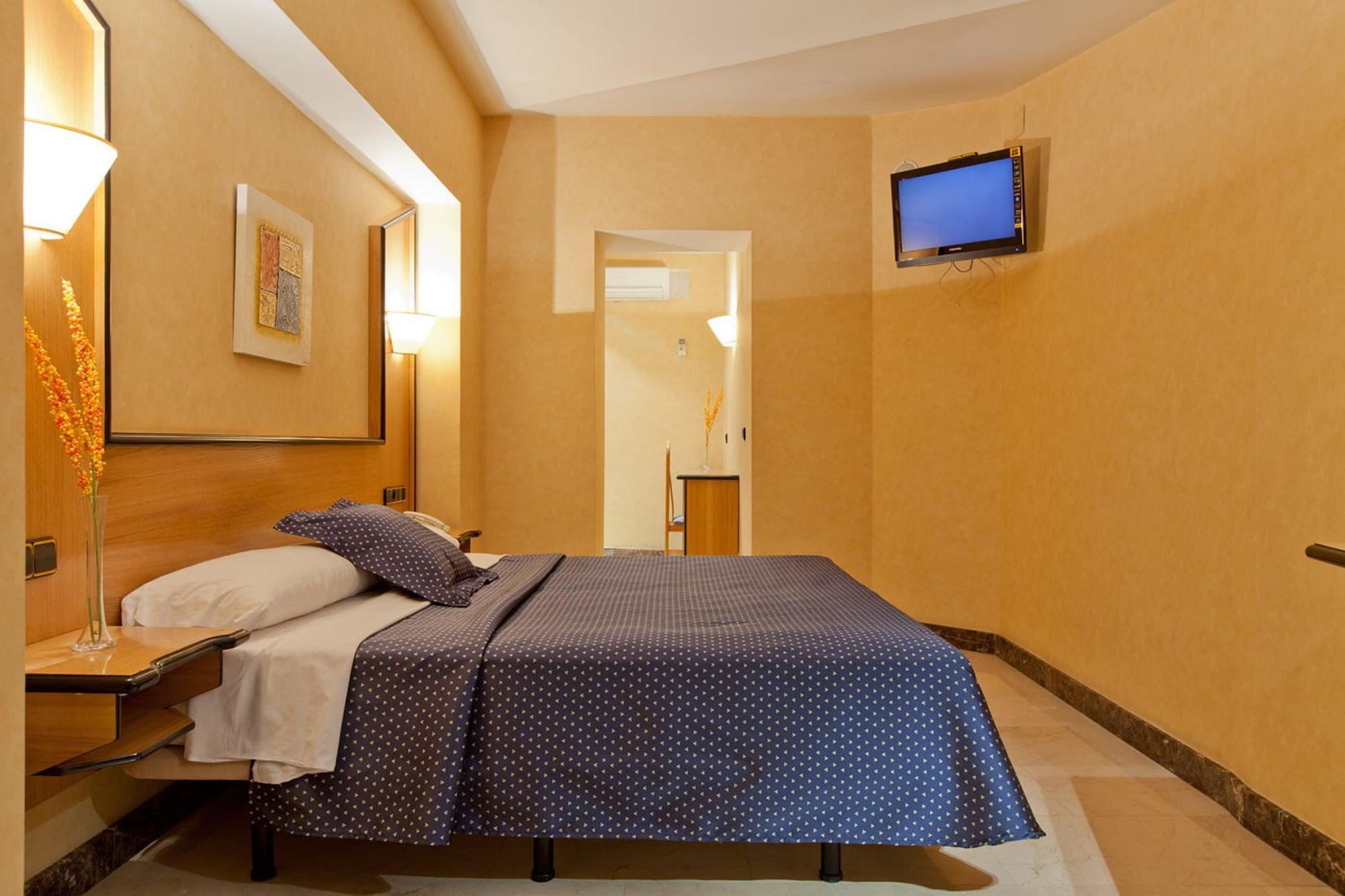 Hotel Ciudad De Navalcarnero Kültér fotó