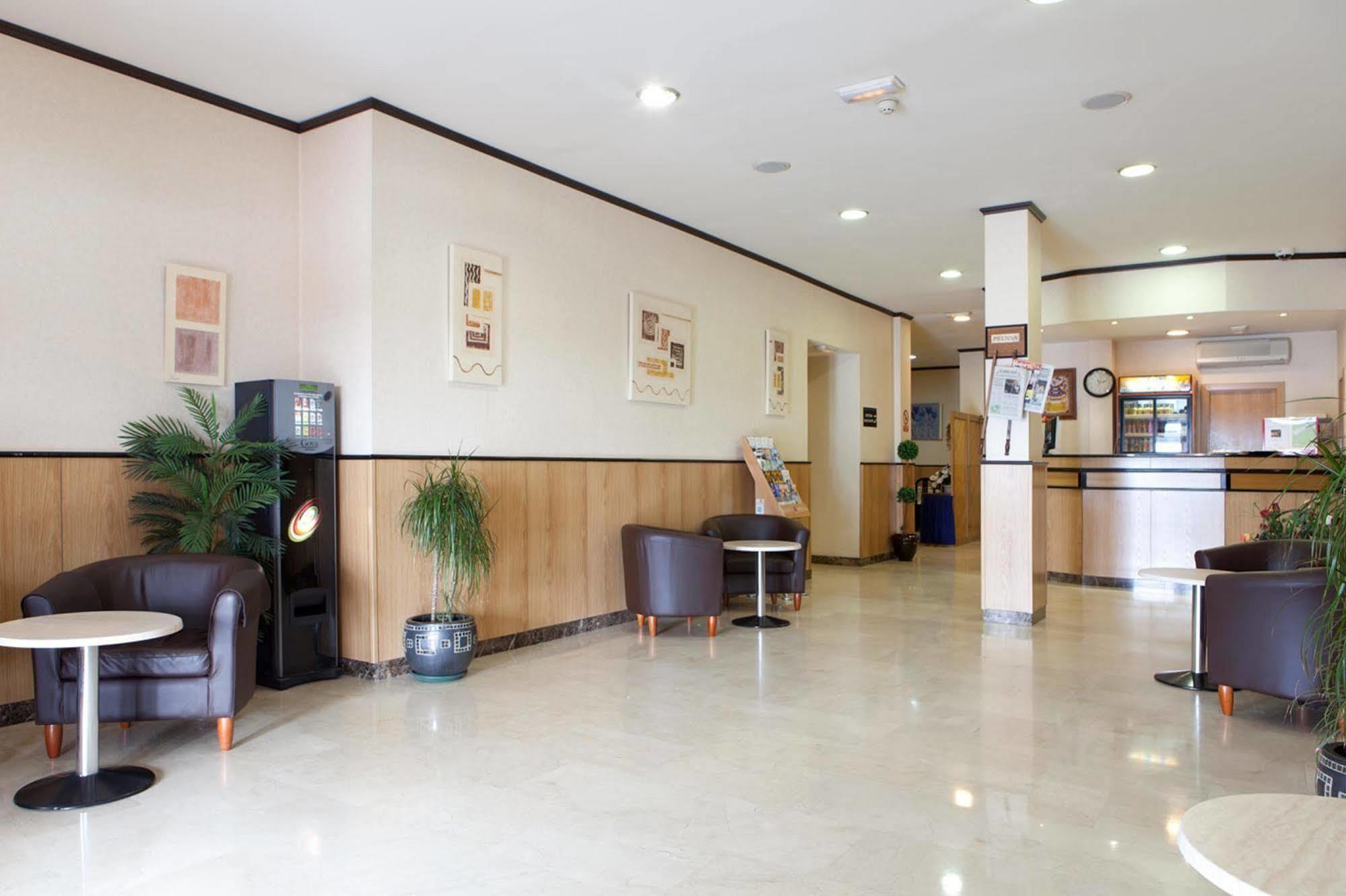 Hotel Ciudad De Navalcarnero Kültér fotó