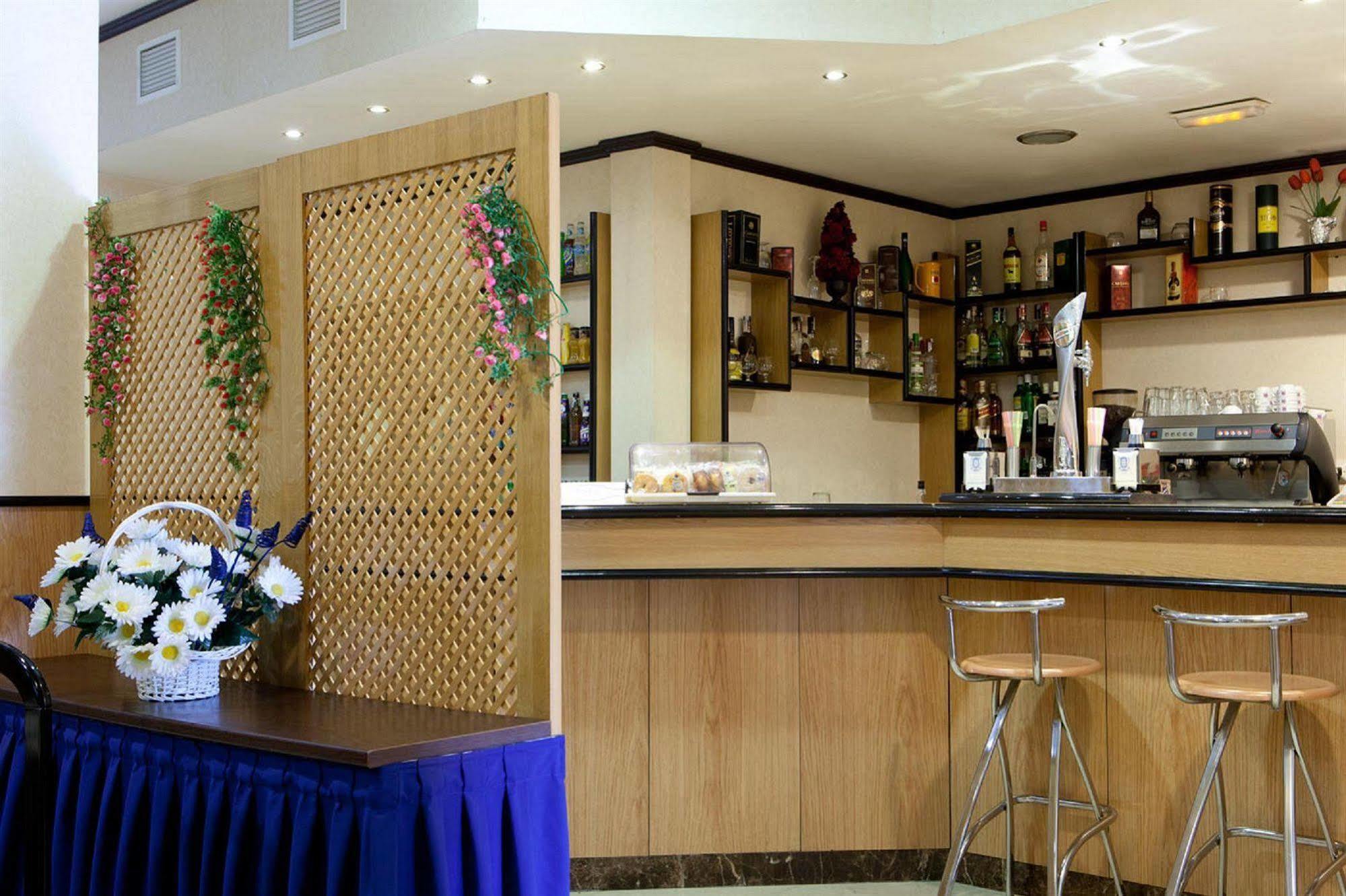 Hotel Ciudad De Navalcarnero Kültér fotó
